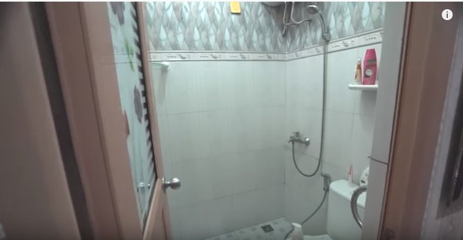 Tak mewah, ini 10 potret rumah pertama yang dibeli Denny Cagur