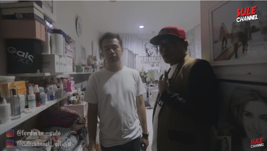 6 Potret kamar Amy Qanita, lemari riasnya bikin salah fokus