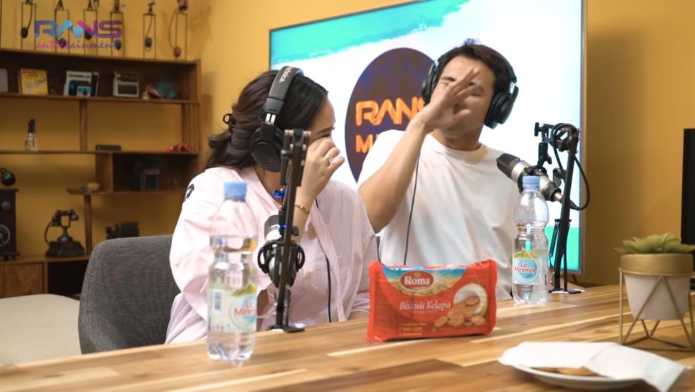Penampakan studio podcast 6 seleb, rogoh kocek ratusan juta