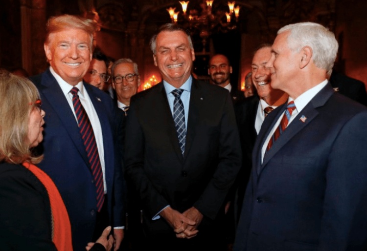 Presiden Brazil positif Corona usai makan malam bareng Donald Trump
