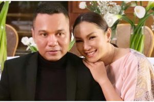 4 Seleb cantik Indonesia ini jatuh ke pelukan pengacara