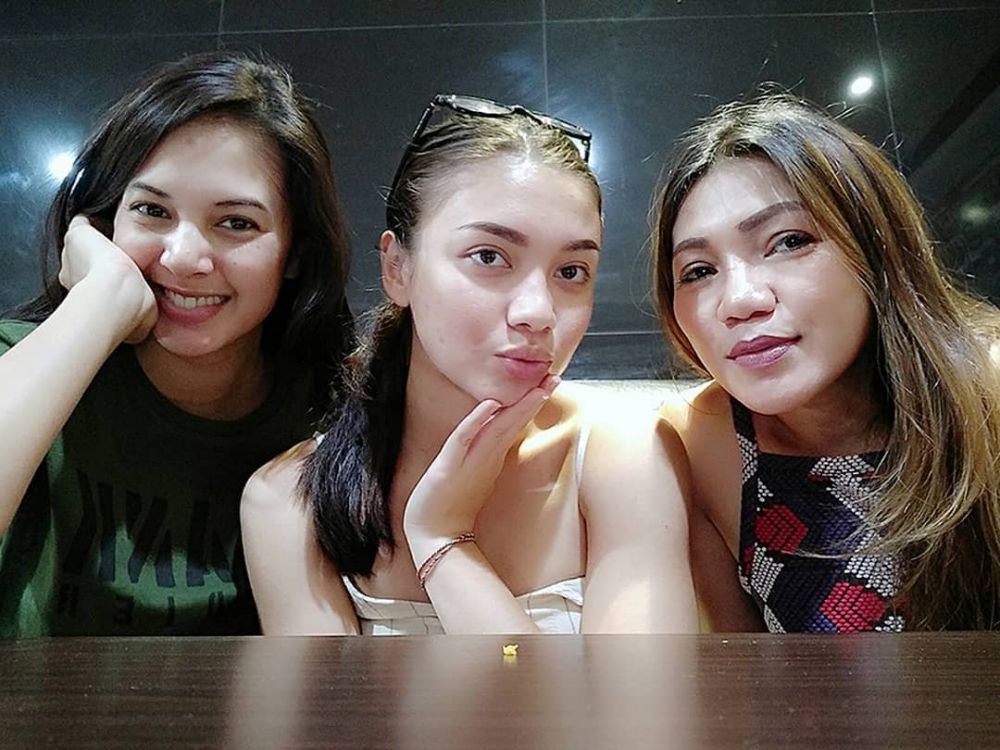10 Kebersamaan Angela Gilsha 'Samudra Cinta' & ibu, bak kakak-adik