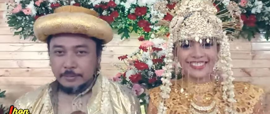 10 Potret pernikahan Bang Udin dan Uun di TOP, romantis abis