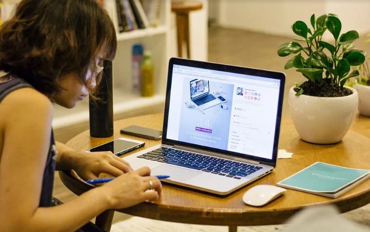 8 Cara persiapkan diri secara emosional selama isolasi akibat corona