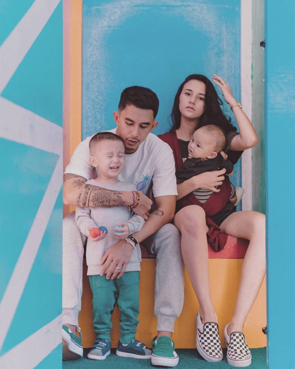 Belum 20 tahun, 10 seleb ini putuskan menikah di usia muda