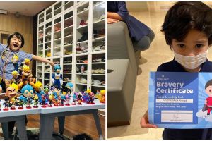 9 Momen Rafathar dapat kado mobil mewah setelah sunat