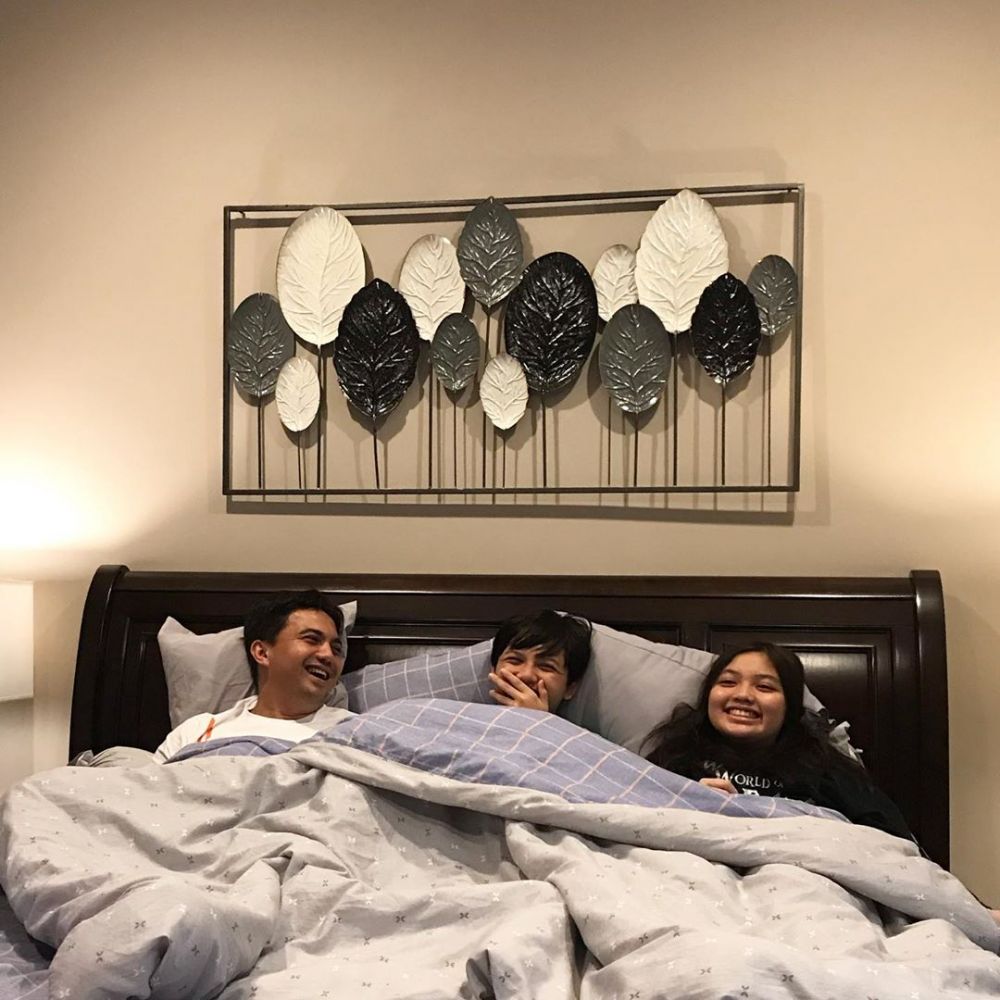 8 Potret Ezzar, putra Sahrul Gunawan yang beranjak remaja