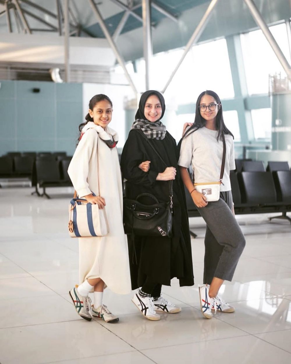 Pesona anak remaja 5 presenter ini bikin gagal fokus