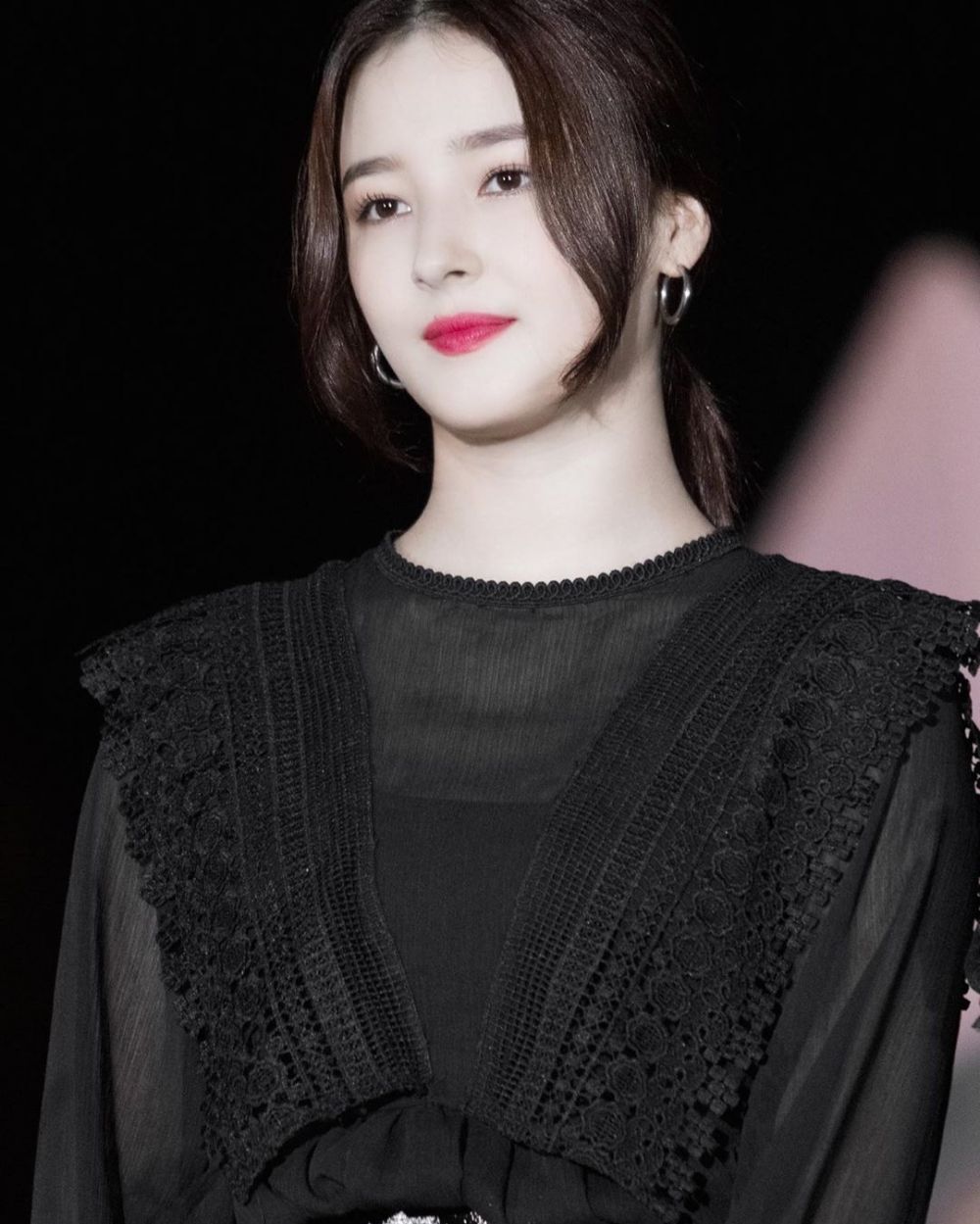 7 Idol K-Pop ini punya darah blasteran, curi perhatian