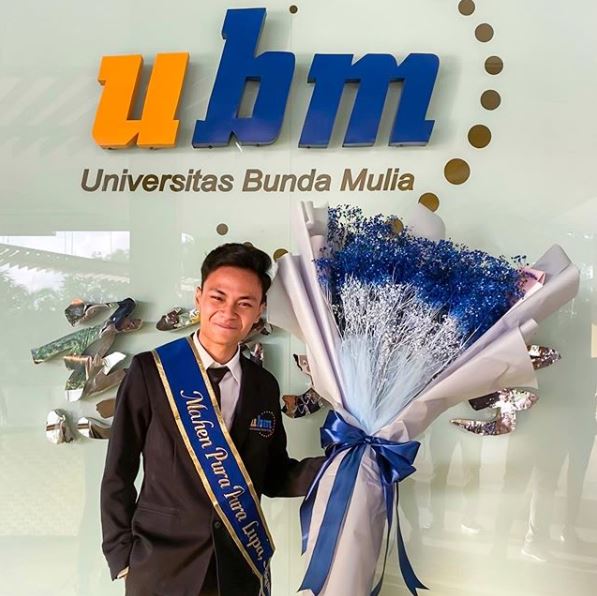 7 Fakta Petrus Mahendra, penyanyi 'Pura-Pura Lupa' yang viral