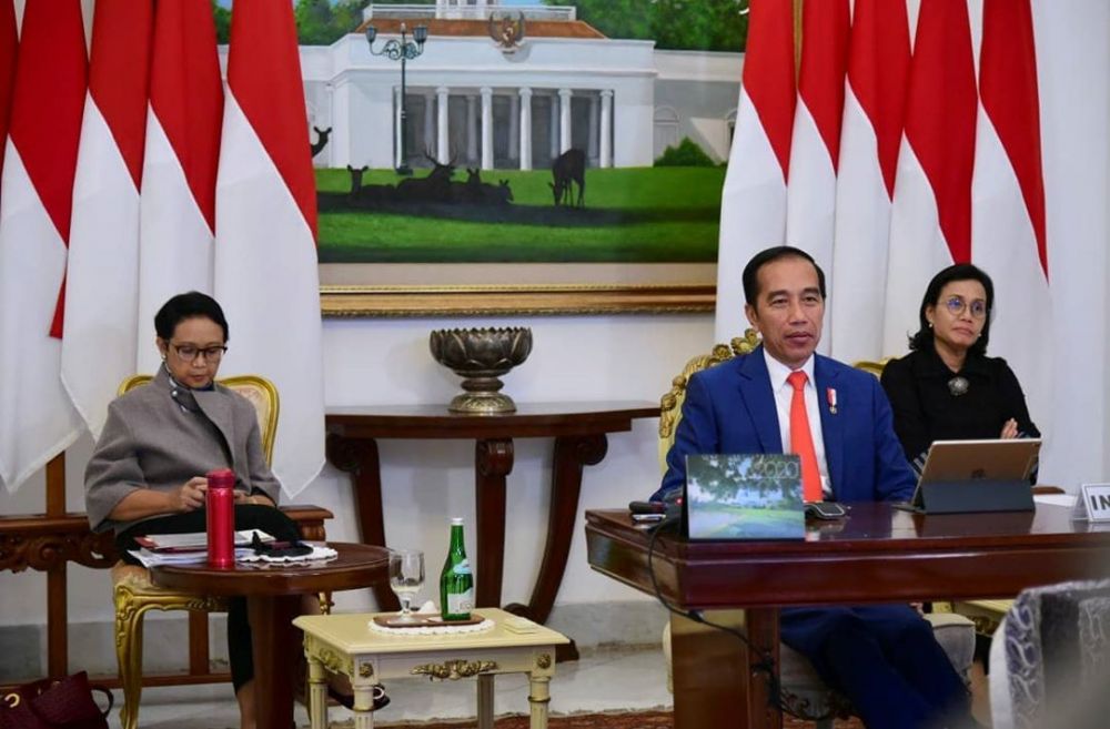 8 Momen Jokowi hadiri video conference KTT G20 usai makamkan ibunda