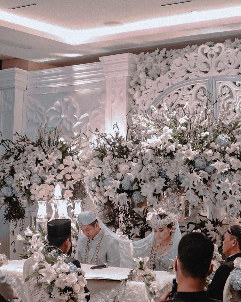 10 Momen pernikahan Adly Fairuz & Angbeen Rishi, penuh khidmat