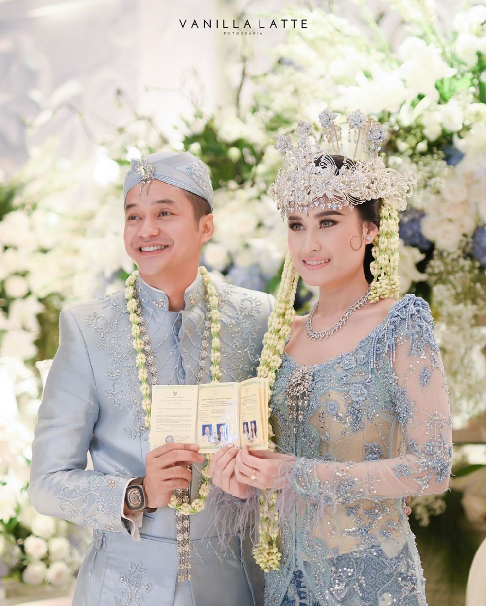 10 Momen pernikahan Adly Fairuz & Angbeen Rishi, penuh khidmat