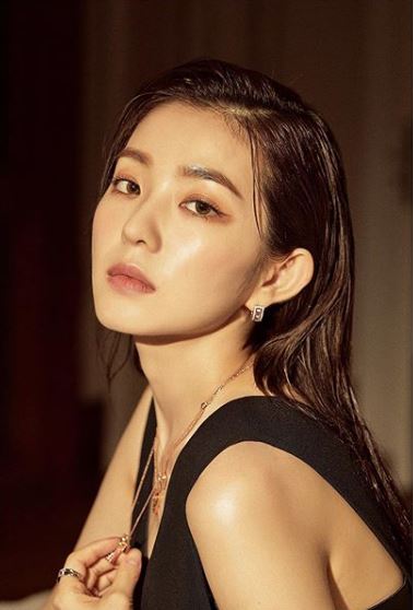 Atraktif & percaya diri di pentas, 10 idol K-Pop ini aslinya introvert