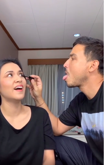 10 Momen Raisa didandani Hamish Daud, gemas sampai kocak