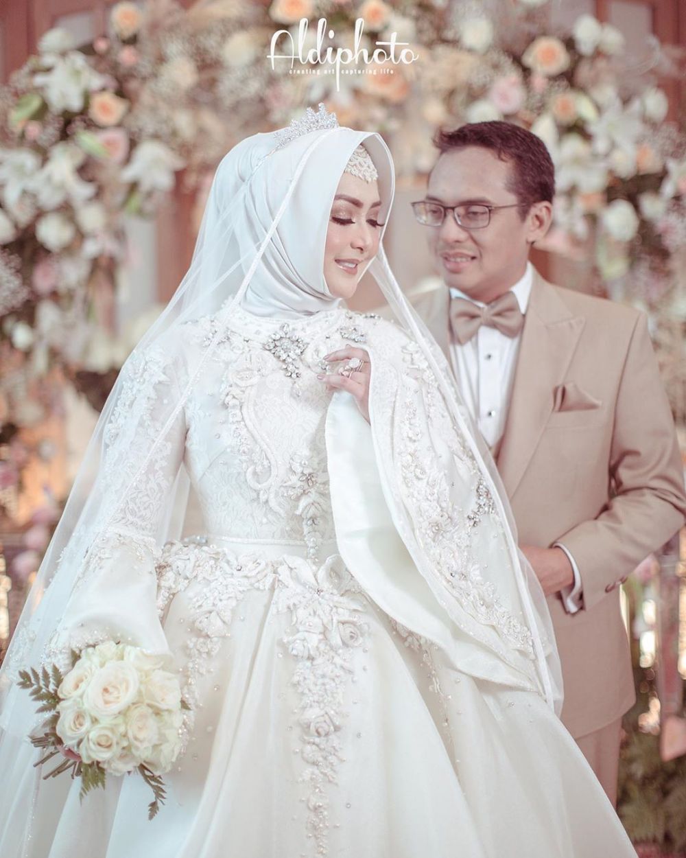 10 Momen pernikahan Eddies Adelia yang rujuk dengan mantan suami