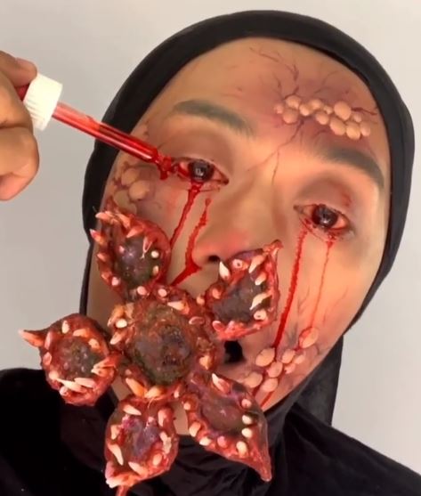 7 Potret makeup unik ala Ini Vindy, dari manglingi sampai nyeremin