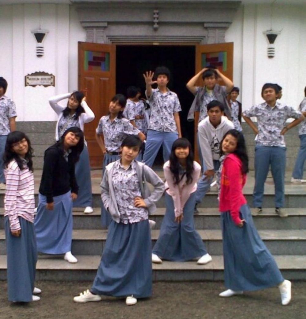 10 Aktivitas Ayu Ting Ting di rumah saja, gaya natural curi perhatian