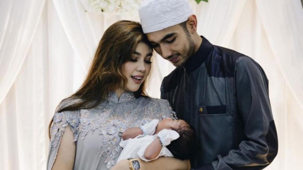 8 Fakta rumah tangga Raya Kitty yang belum genap dua tahun