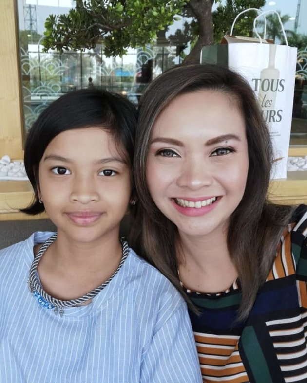 10 Potret terbaru Metha 'Lupus Milenia', kini bikin pangling