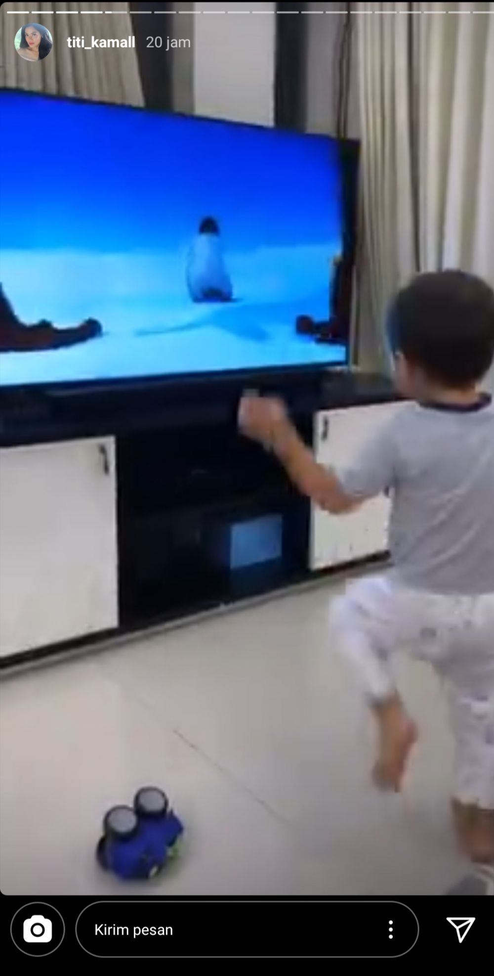 5 Momen Titi Kamal bertemu anaknya usai pisah rumah seminggu