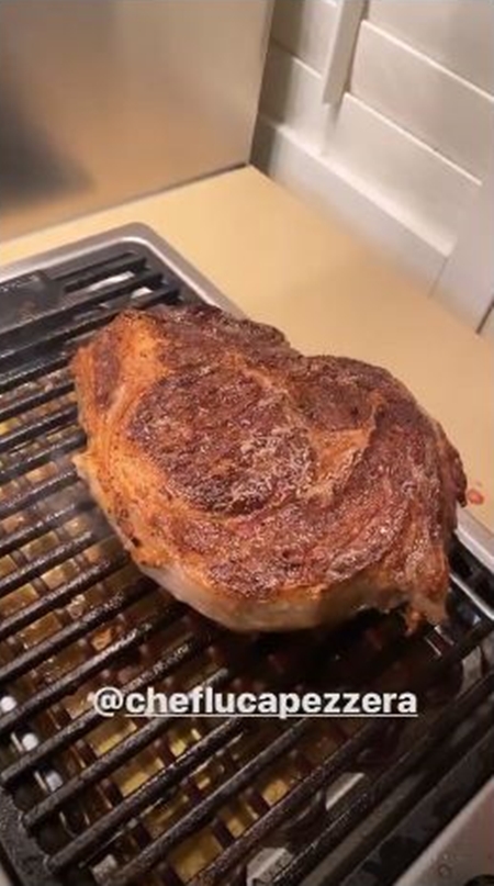 5 Momen Maia Estianty minta Chef Luca memasak di rumahnya