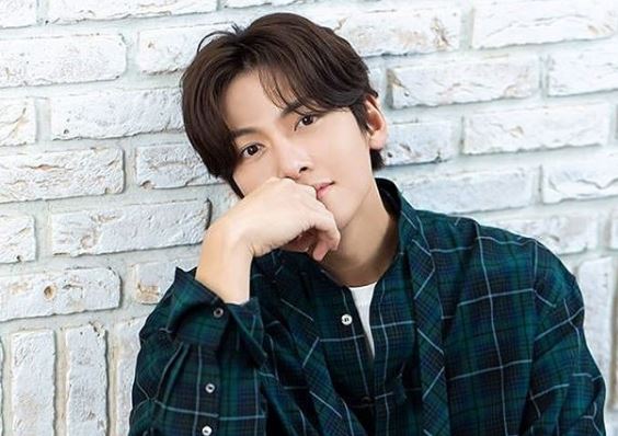 Beda tingkah 12 zodiak saat chattingan, sesuai nggak sama kamu?