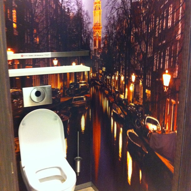 10 Desain toilet ini unik dan artistik banget, keren pol