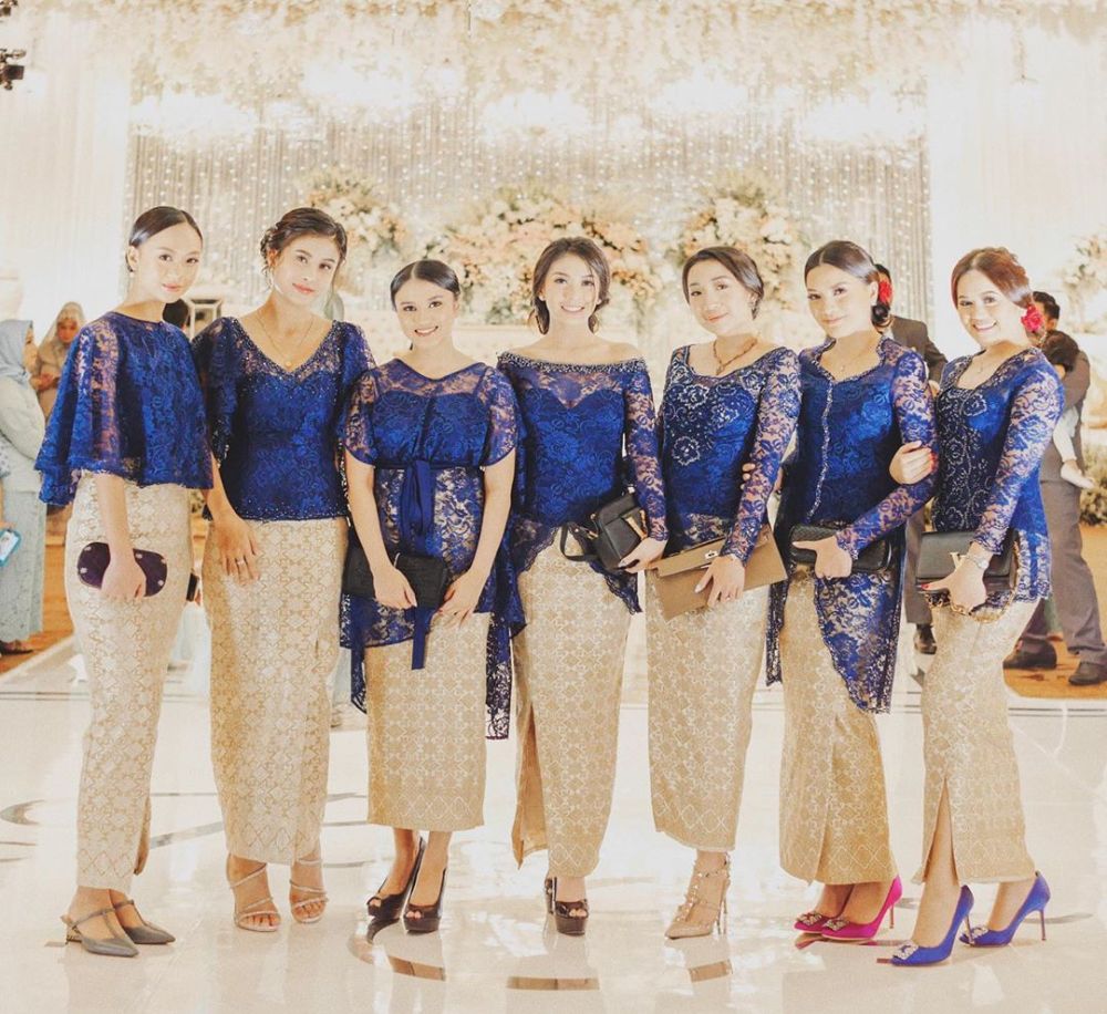 8 Potret bridesmaid pernikahan Kompol Fahrul, ada Awkarin