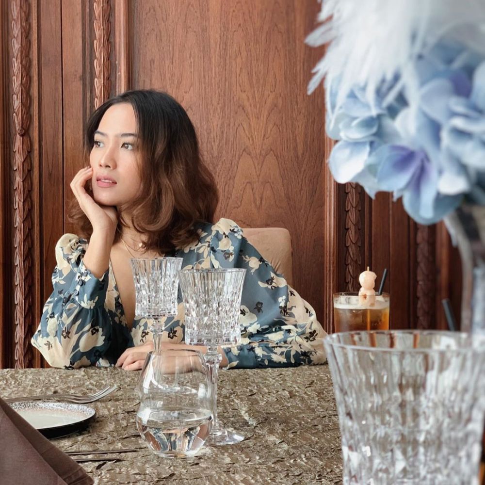 10 Potret cantik Tania, anak tiri Elma Theana yang jarang tersorot