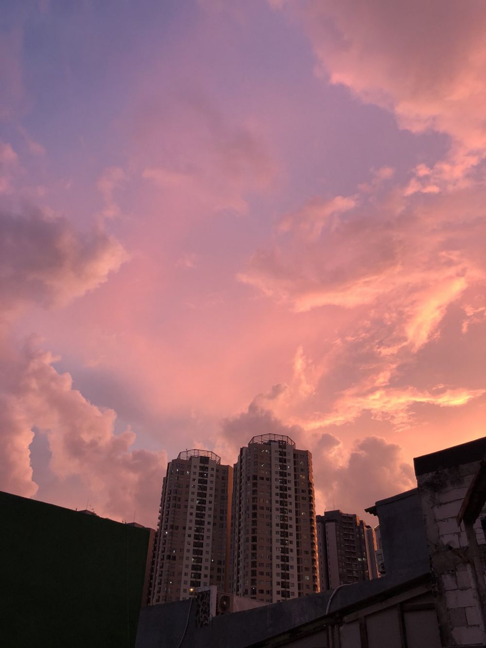 10 Penampakan Langit Senja Jakarta Di Masa Isolasi Corona Beda Ba