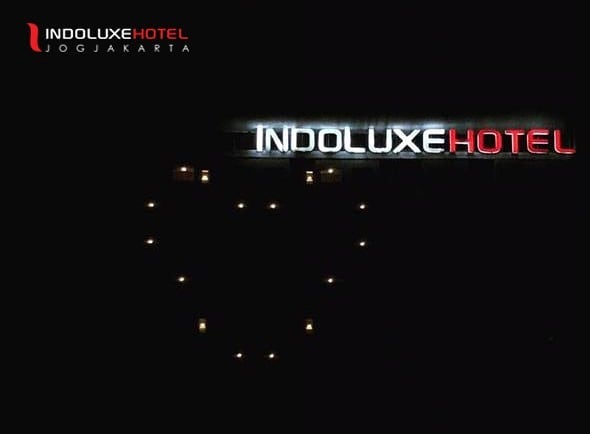 15 Potret hotel di Jogja nyalakan love light di tengah wabah corona 