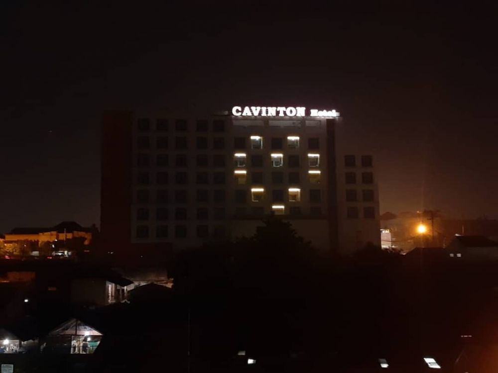 15 Potret hotel di Jogja nyalakan love light di tengah wabah corona 