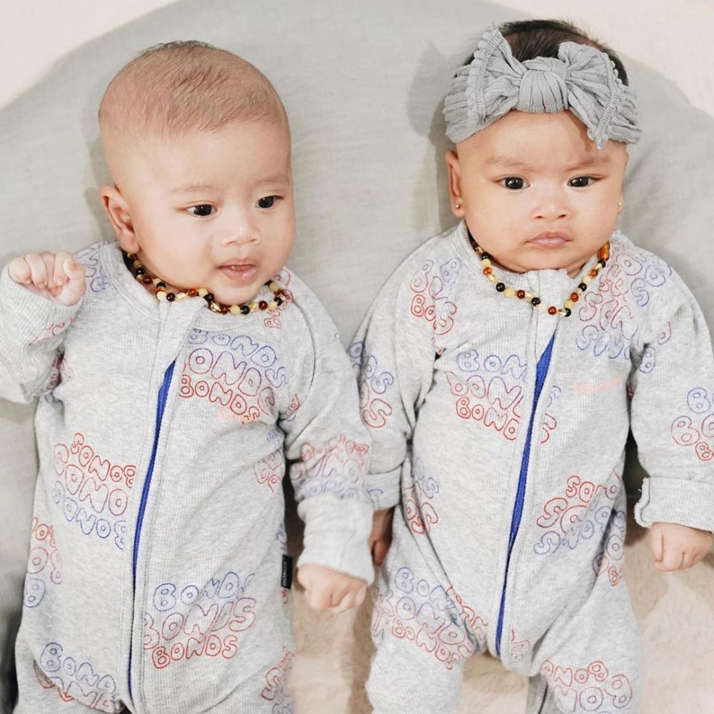 10 Gaya Zayn & Zunaira anak Syahnaz pakai baju kembar ini gemesin