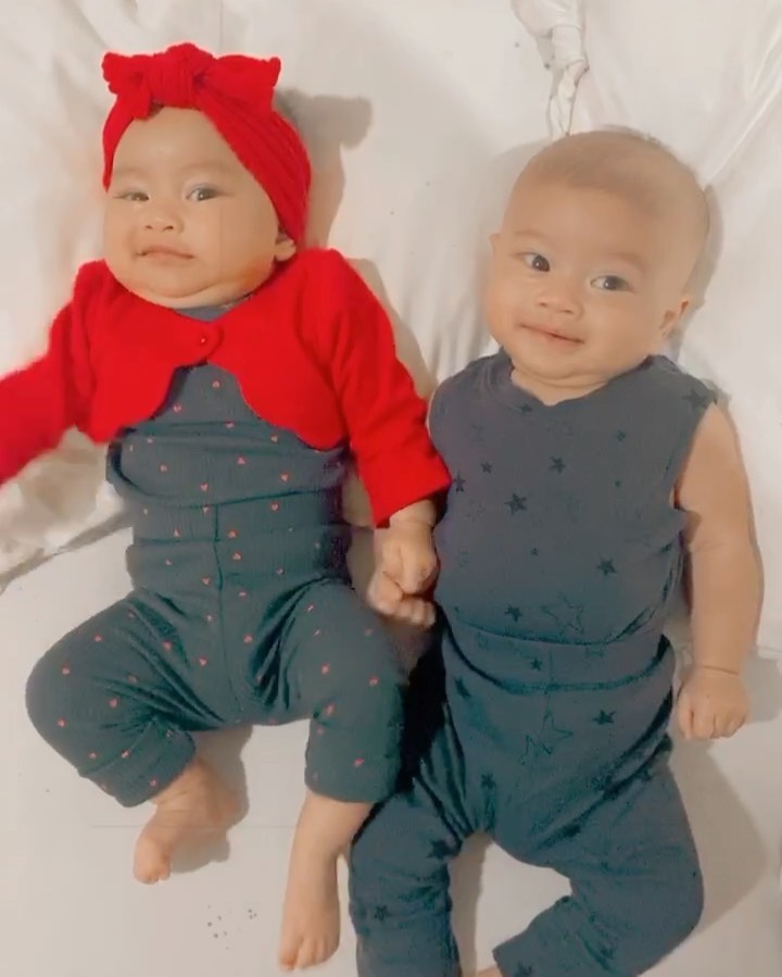 10 Gaya Zayn & Zunaira anak Syahnaz pakai baju kembar ini gemesin