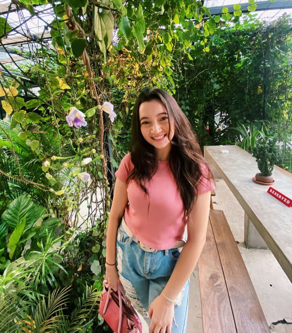 Beda gaya 9 seleb cantik langganan antagonis di luar sinetron