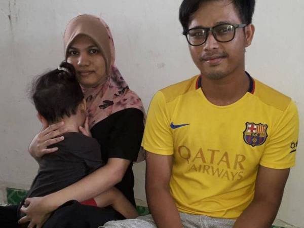 Kisah haru keluarga yang makan nasi & gula saat negaranya lockdown
