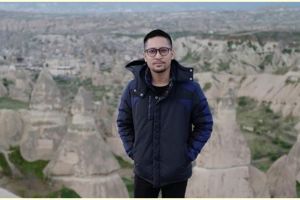 Momen haru Detri Warmanto disambut anak usai sembuh dari corona