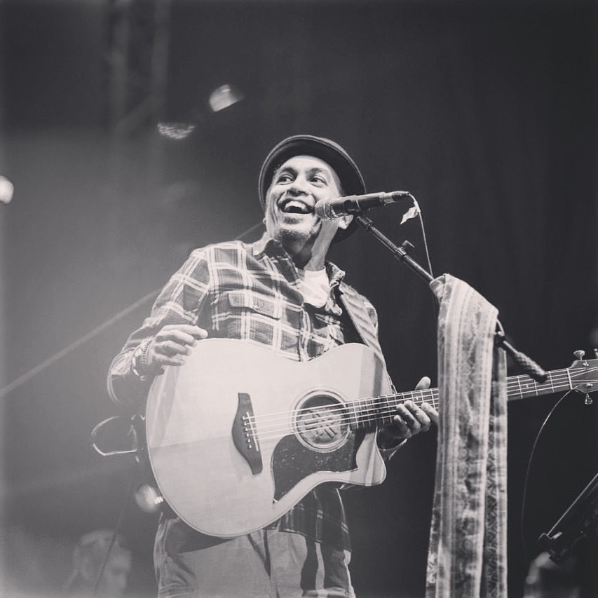 Glenn Fredly sempat dibawa ke rumah sakit namun penuh