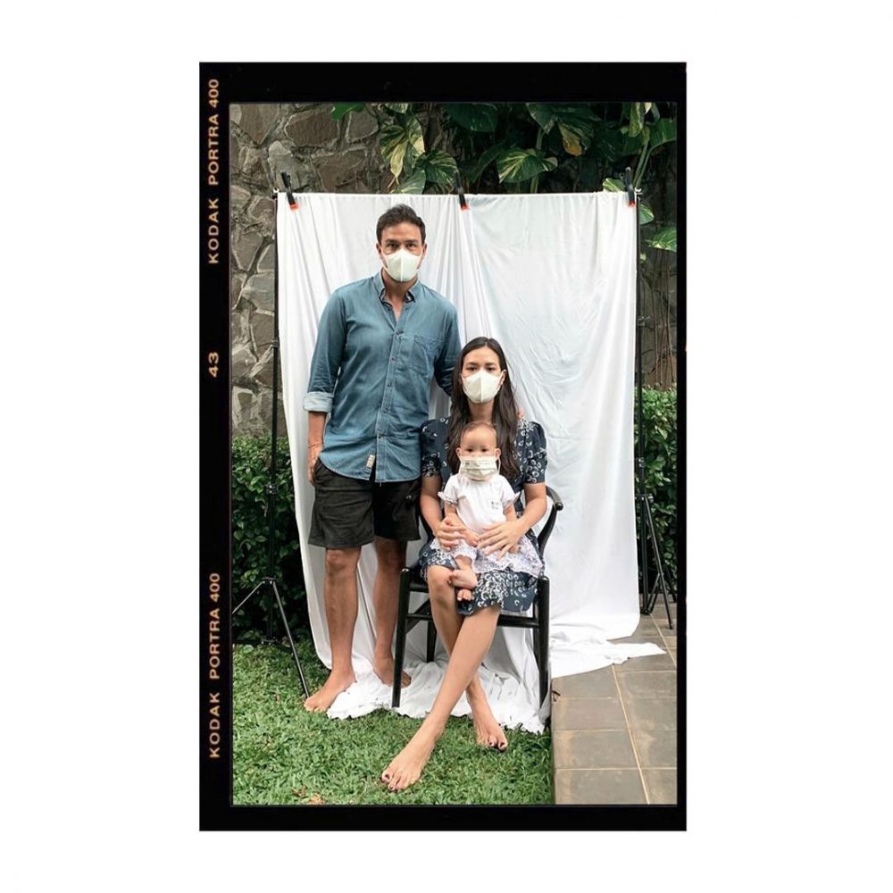 Potret keluarga Raisa Andriana & Hamish di rumah, simpel nan estetik