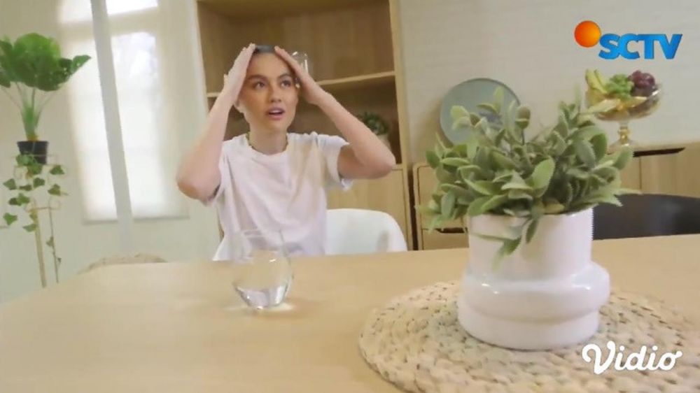 8 Penampakan rumah Agnez Mo, luas bernuansa serba putih