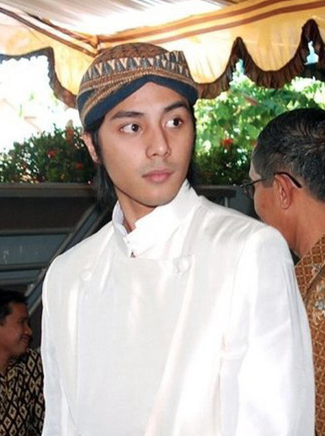 7 Pesona BRM Syailendra, tak kalah ganteng dari Pangeran Brunei