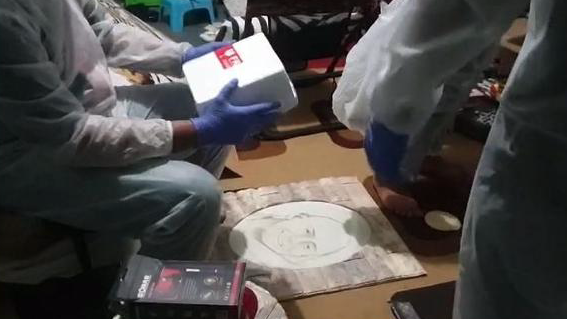 7 Potret detik-detik Tio Pakusadewo ditangkap polisi karena narkoba