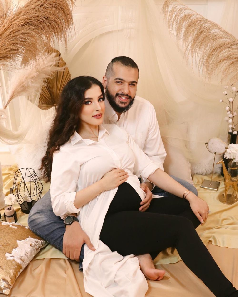 10 Potret pemotretan maternity Tasya Farasya di rumah, tetap kece