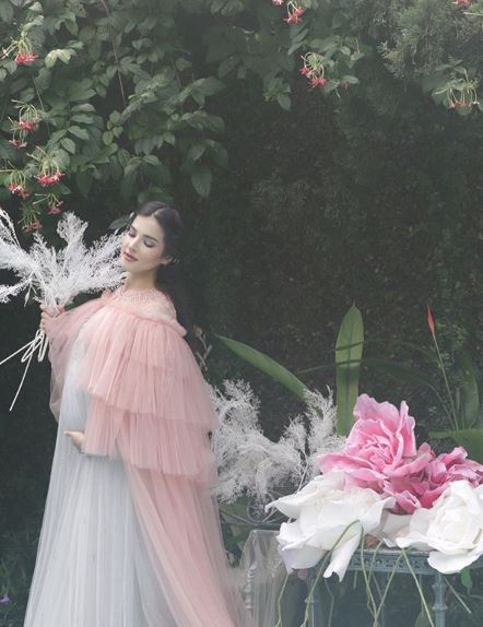 10 Potret pemotretan maternity Tasya Farasya di rumah, tetap kece