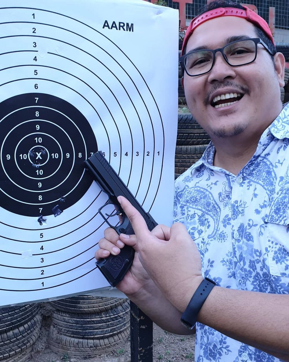 8 Potret terbaru Makmur 'Awas Ada Sule', kini sudah punya anak