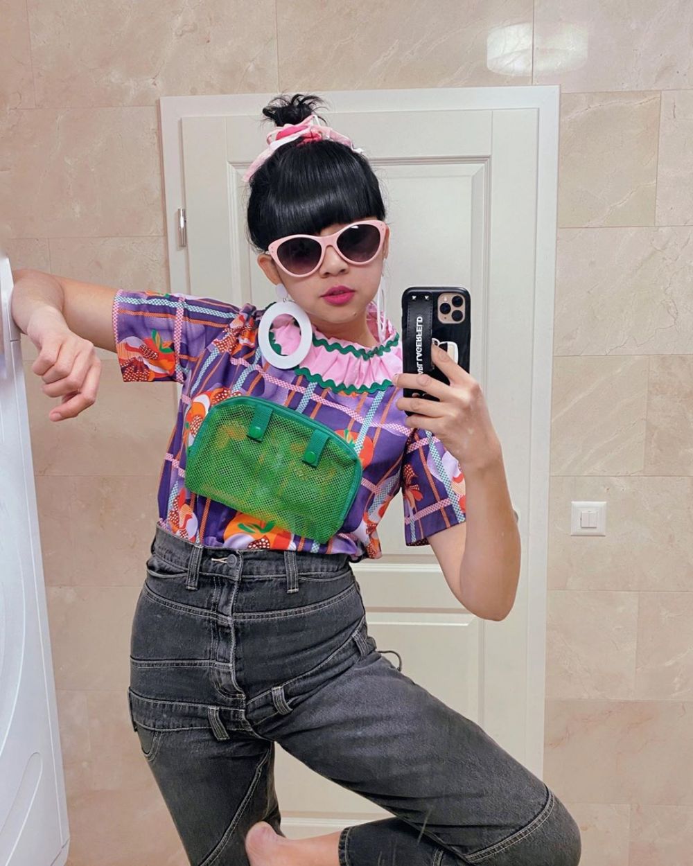 5 Karya desainer Diana Rikasari bertema corona, unik & stylish