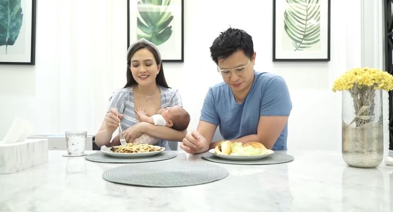 Momen romantis 5 pasangan seleb dinner di rumah, caranya unik
