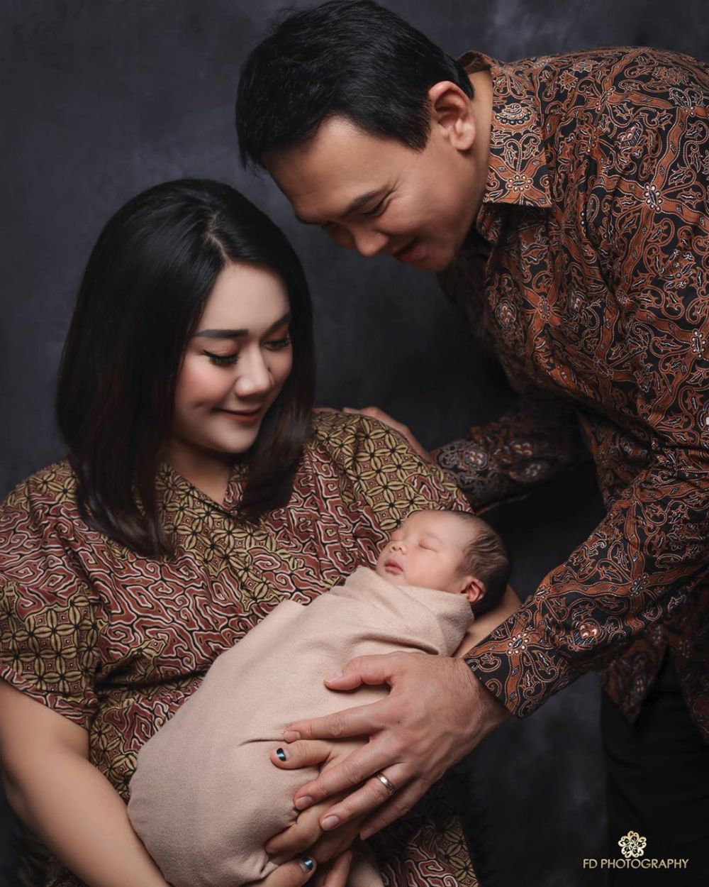 7 Pemotretan newborn Yosafat anak Ahok ini gemesin banget