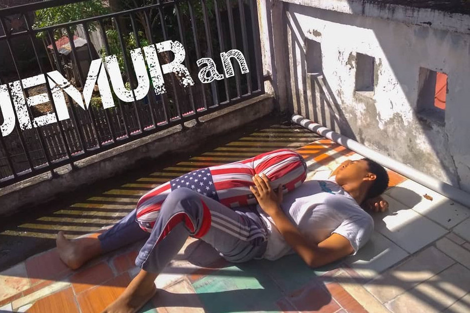 8 Potret kelakuan orang berjemur ini bikin geleng kepala